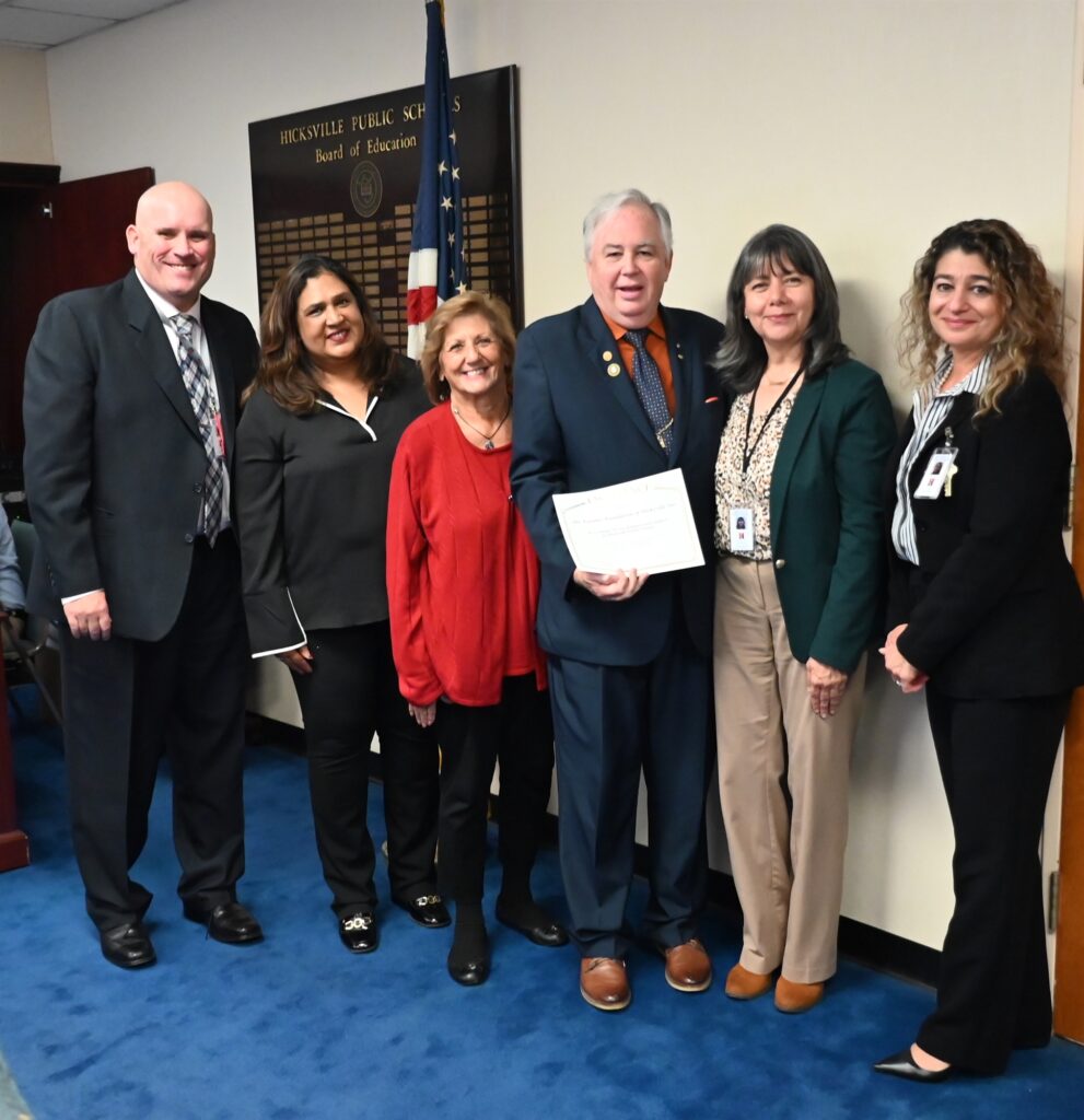 Hicksville Public Schools » District » District Highlights » BOE And Community Members Honored