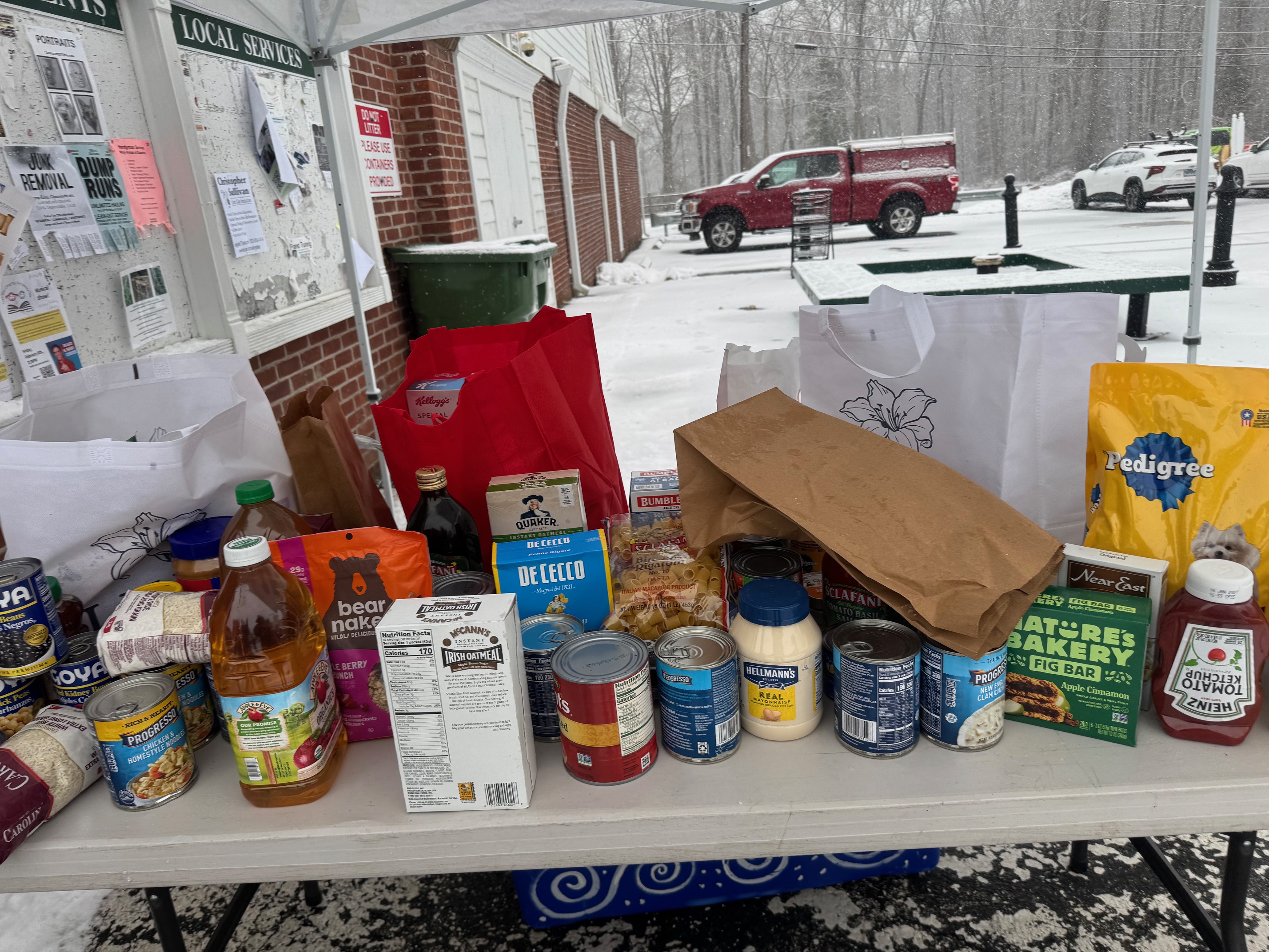 2026-01-17-food-drive-IMG_2279-spencer