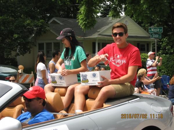 Scholarship winners in 4th of July parade
