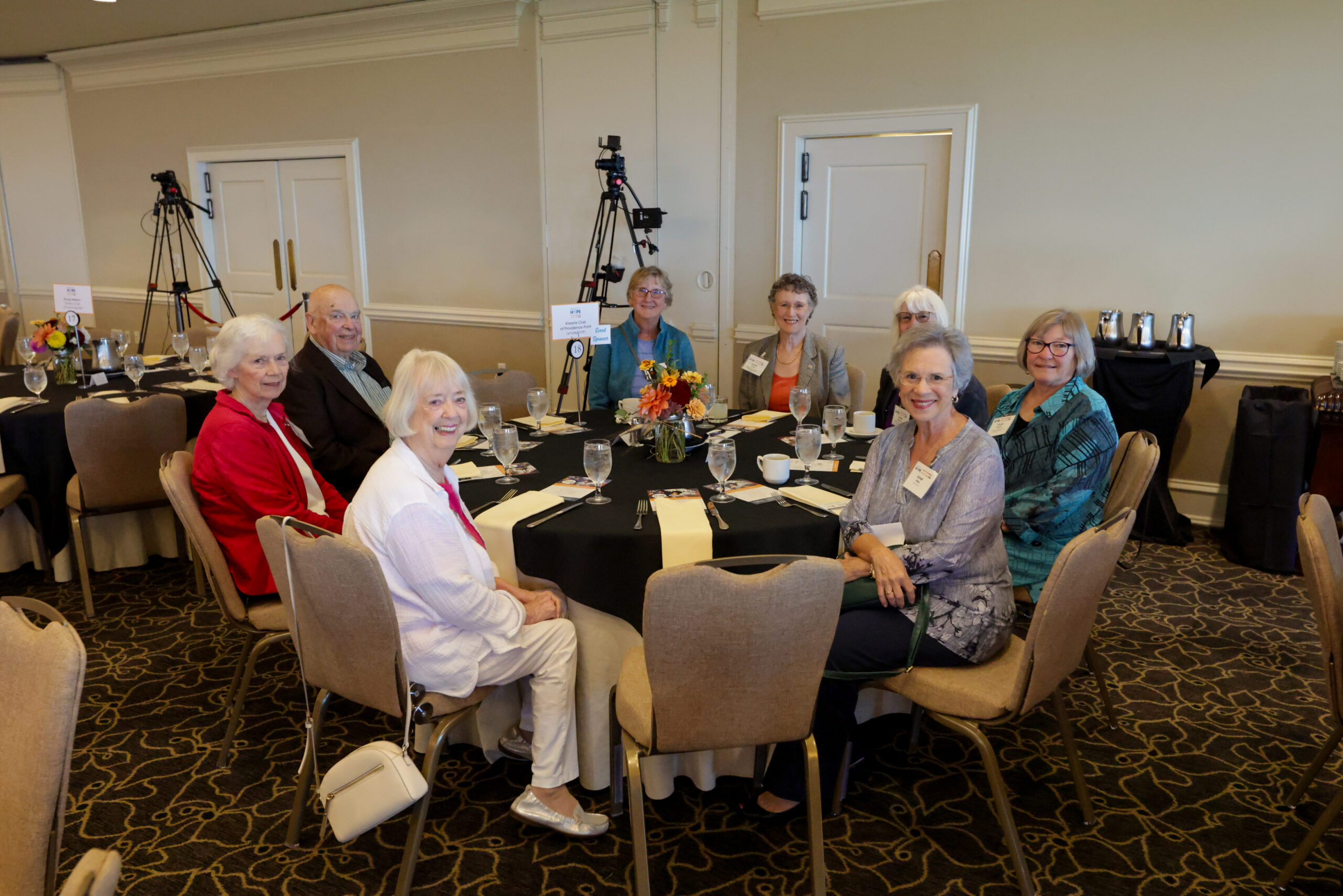 Members at Issaquah Food Bank Recipe for Hope fundraiser luncheon.